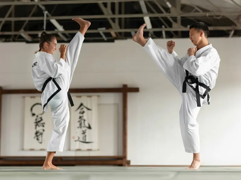 Karate duy trì sức hút nhờ sự kết hợp giữa võ thuật truyền thống, thể thao và rèn luyện tinh thần.